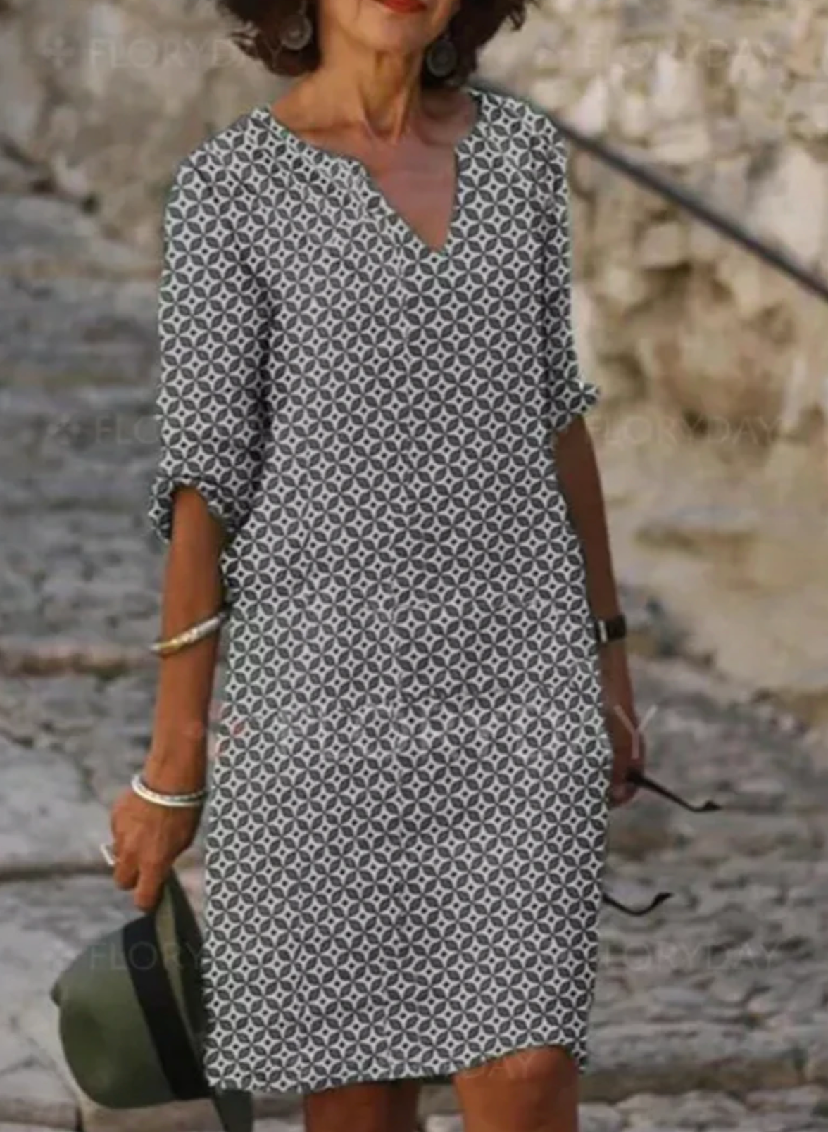 Women's Knee-Length Geometric Print Dress with V-Neck and 3/4 Sleeves
