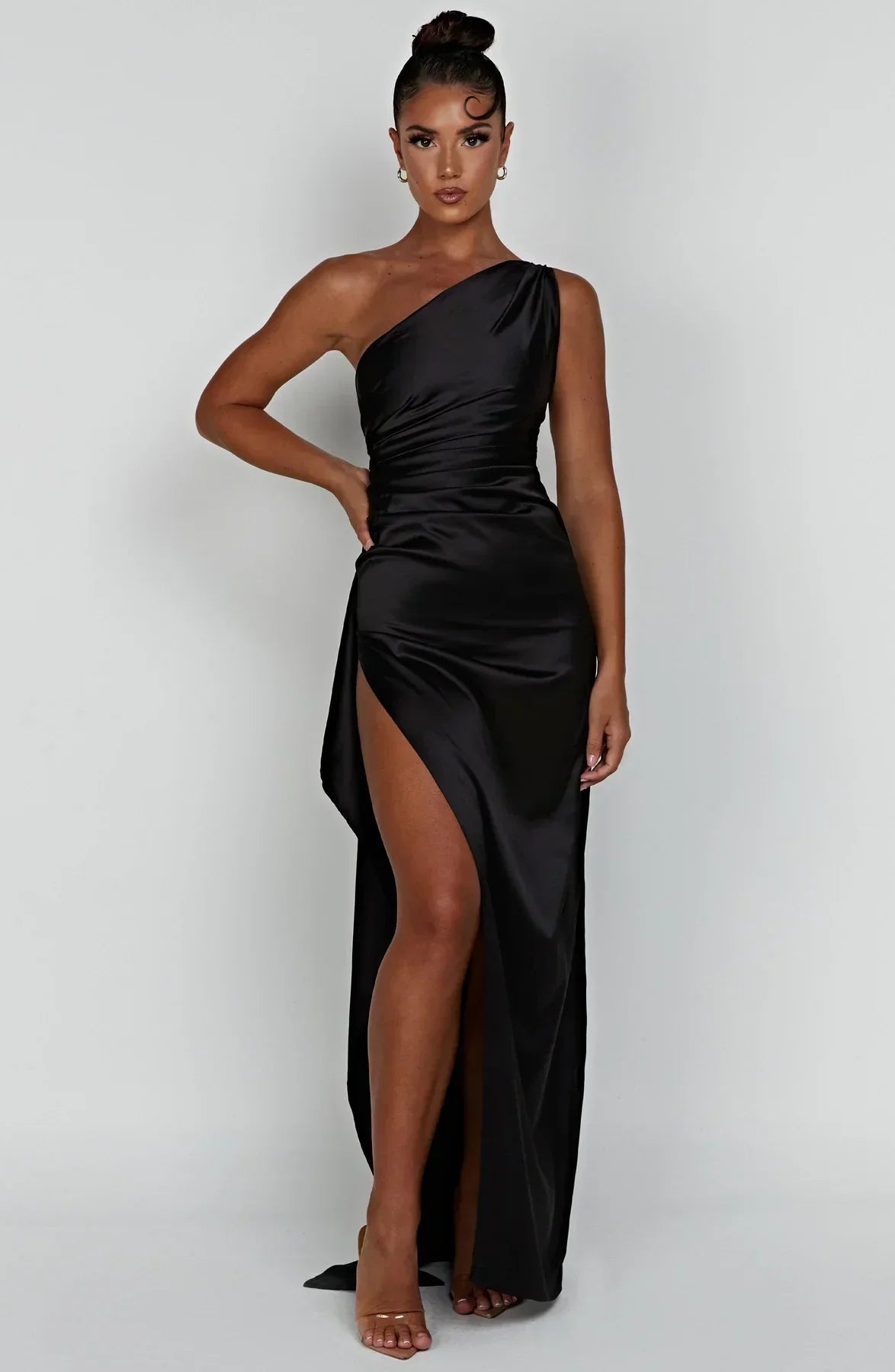 Women's Satin V-Neck Evening Dress with Sleeveless Design