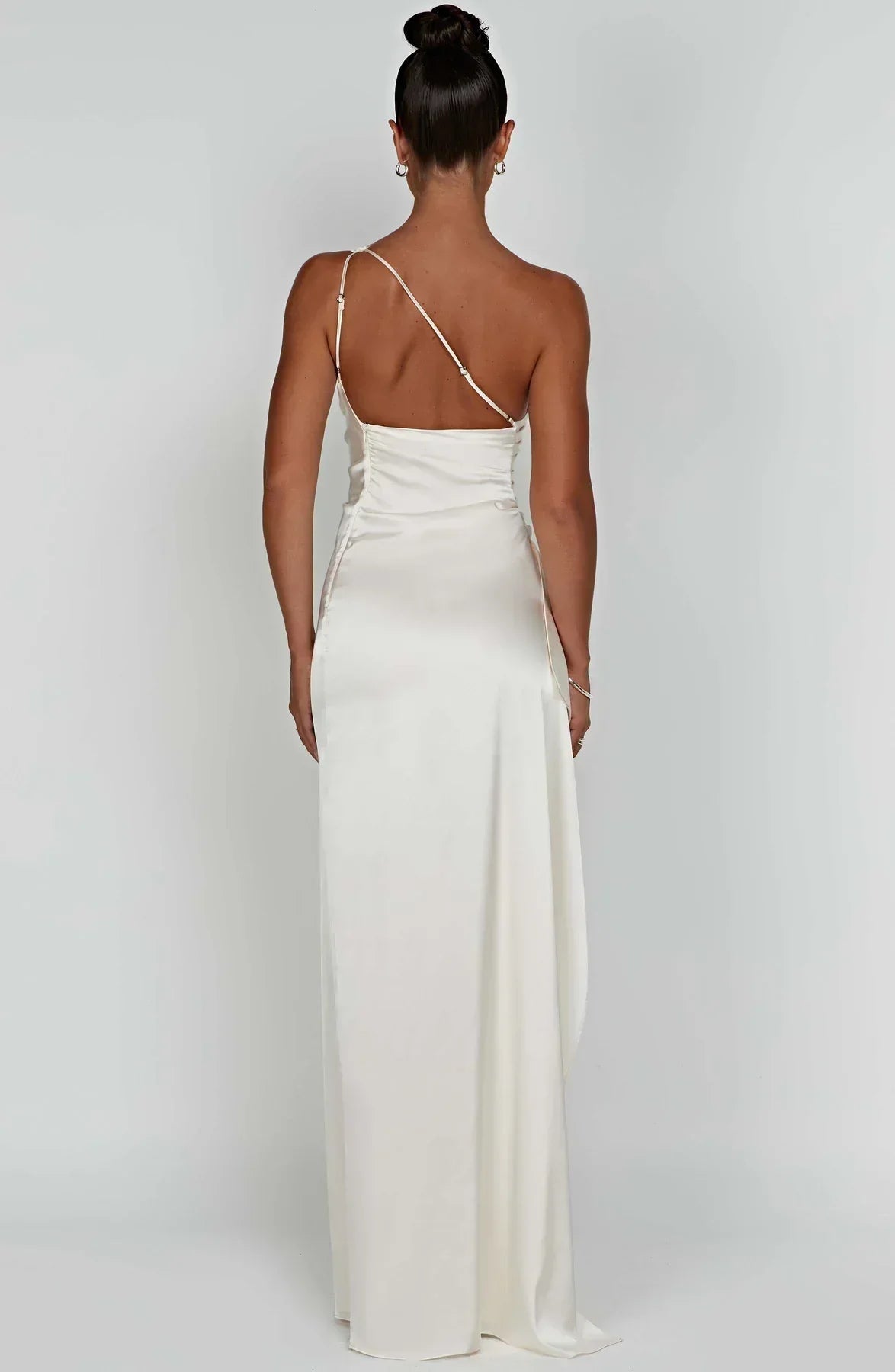 Women's Satin V-Neck Evening Dress with Sleeveless Design