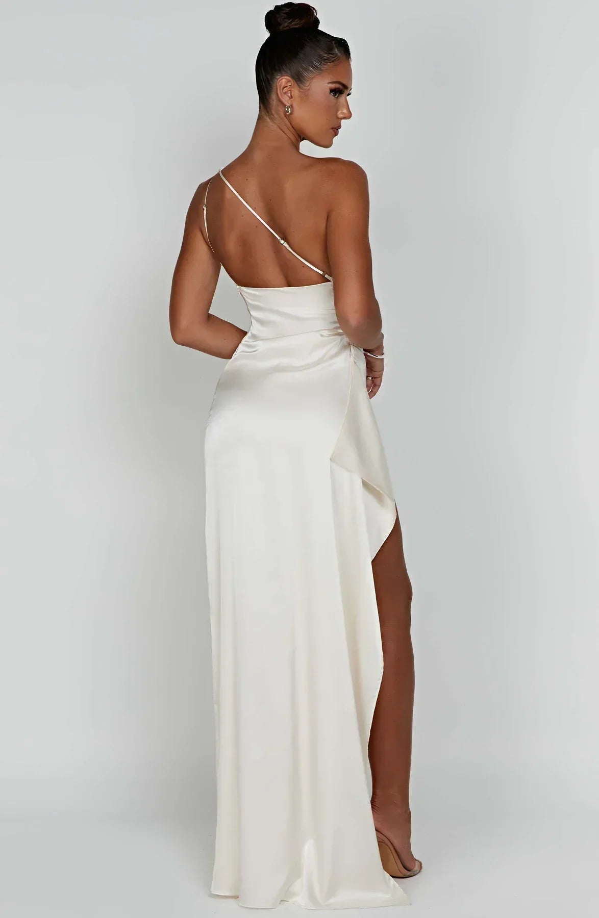 Women's Satin V-Neck Evening Dress with Sleeveless Design