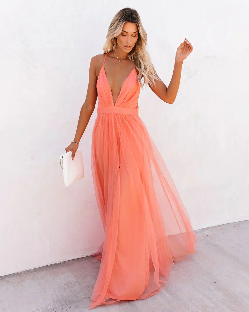 Women's V-Neck Maxi Dress with Flowing Skirt and Elegant Design