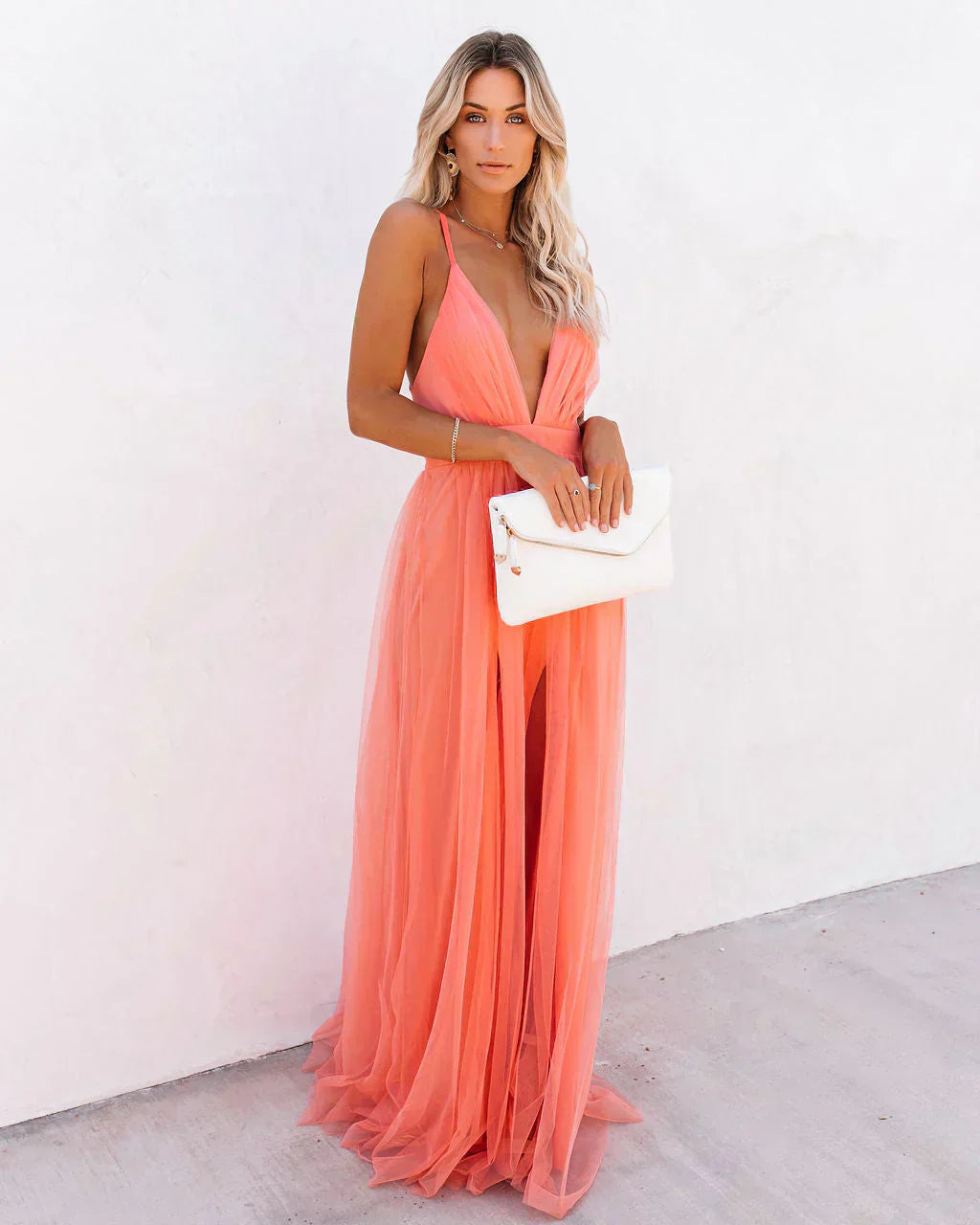 Women's V-Neck Maxi Dress with Flowing Skirt and Elegant Design
