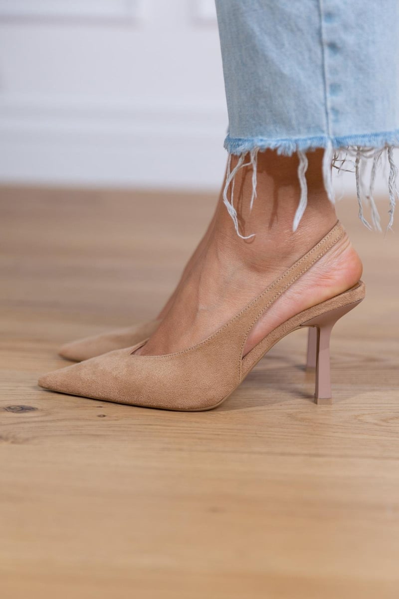 Women's Heeled Shoes with Pointed Toe and Classic Fashion Style