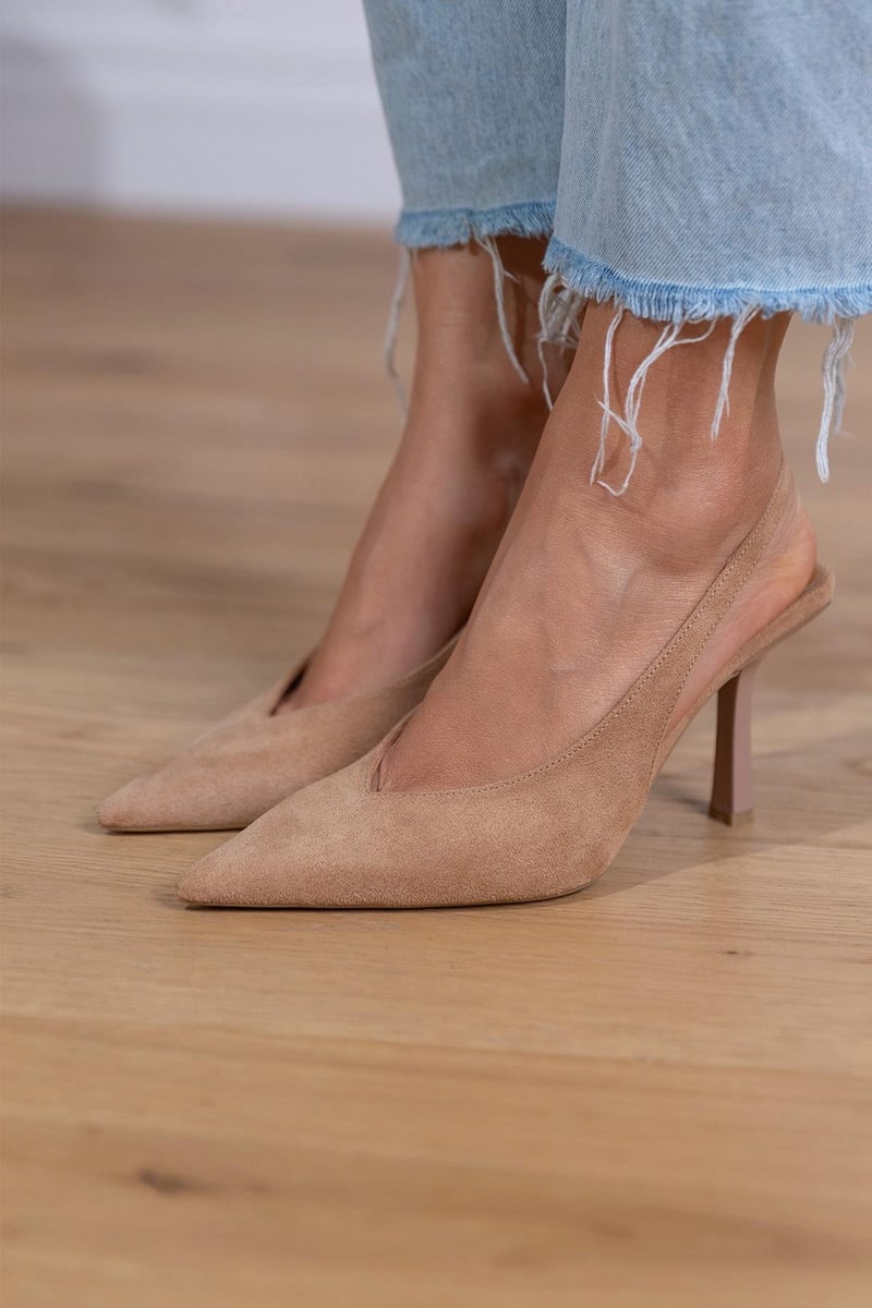 Women's Heeled Shoes with Pointed Toe and Classic Fashion Style