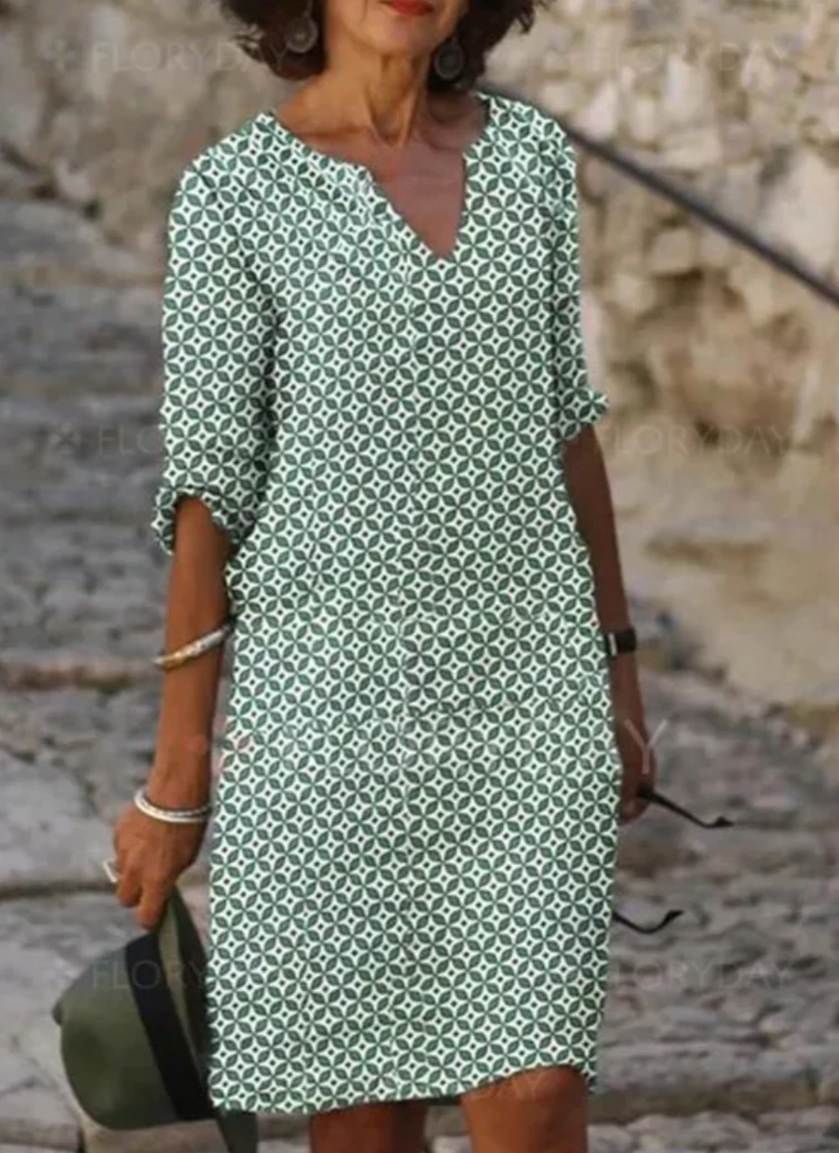 Women's Knee-Length Geometric Print Dress with V-Neck and 3/4 Sleeves