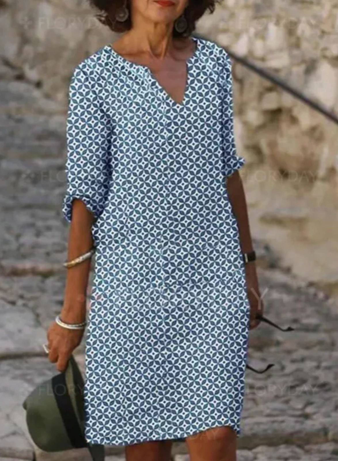 Women's Knee-Length Geometric Print Dress with V-Neck and 3/4 Sleeves