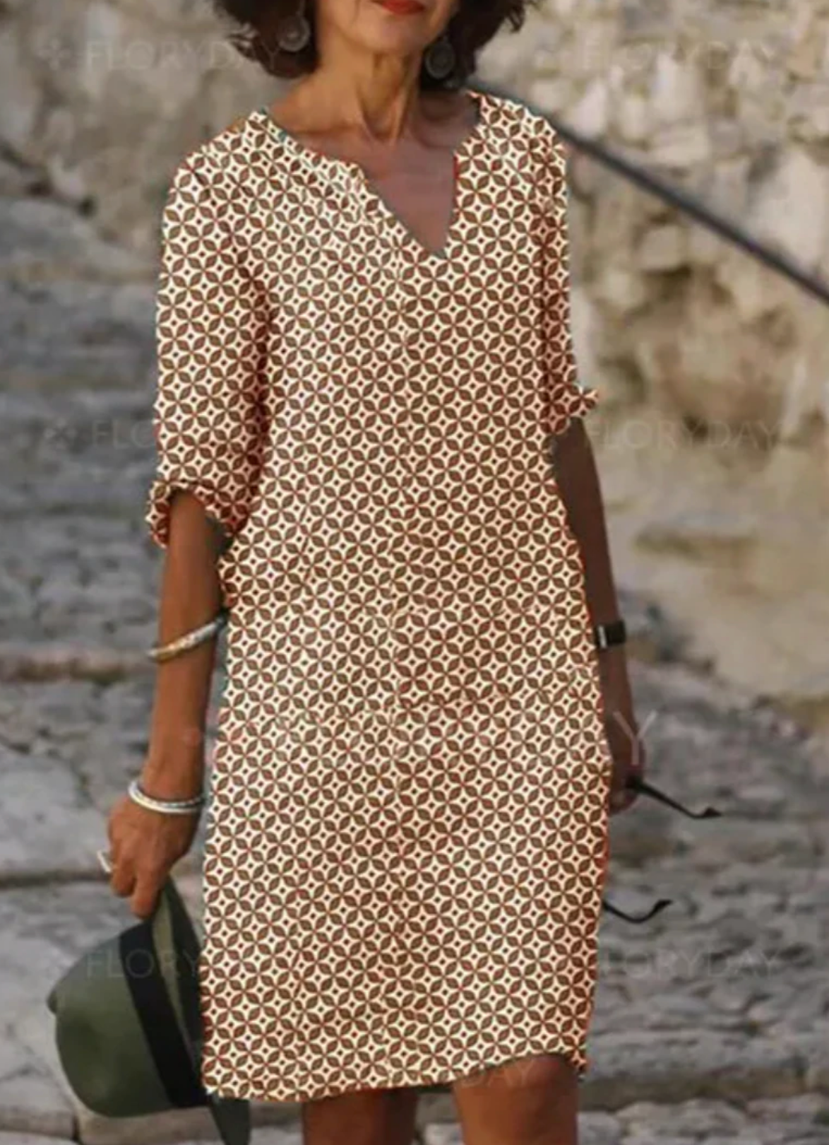 Women's Knee-Length Geometric Print Dress with V-Neck and 3/4 Sleeves