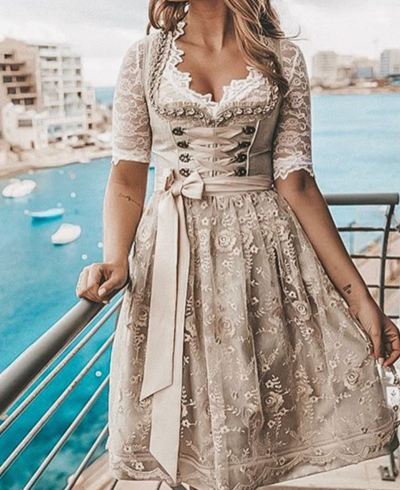 Women's Traditional German Dirndl Dress with Lace Blouse and Corset